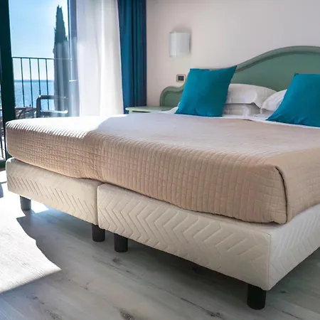 Riva Del Sole 4*