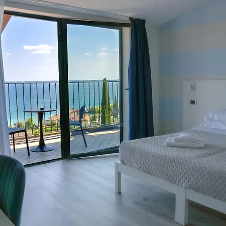 Hotel Riva Del Sole